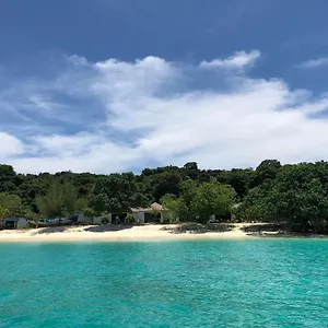 Rezort Paradise, Phi Phi Don